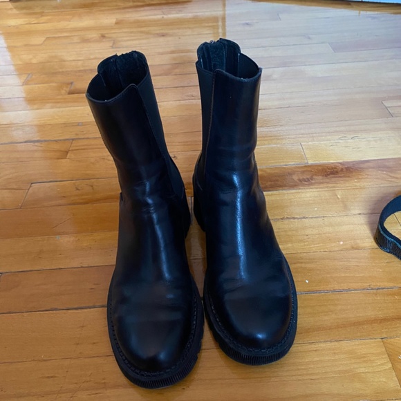 Leather boots - Picture 4 of 5